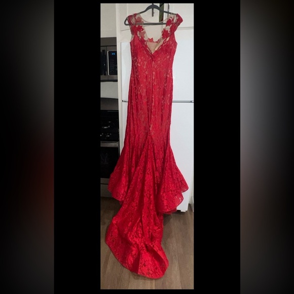 Tarik Ediz Gown - Picture 2 of 7